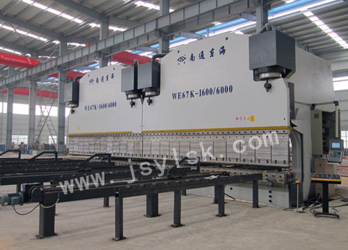 雙(shuang)機聯動折彎機