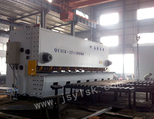 QC11K-25*10000大型剪闆機(jī)