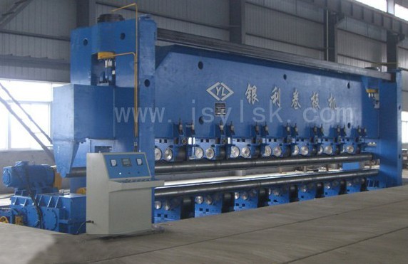 船用(yòng)卷闆機(jī)