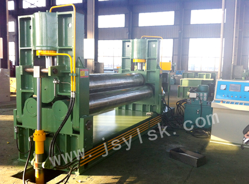 液(ye)壓三輥(gǔn)對稱式(shì)卷闆機(ji)