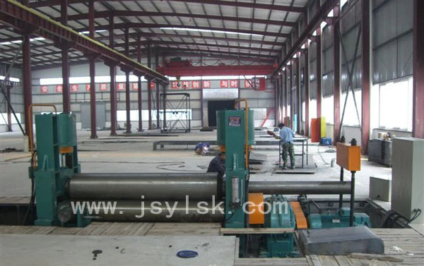 液壓三(san)輥對稱(chēng)式卷闆(pǎn)機