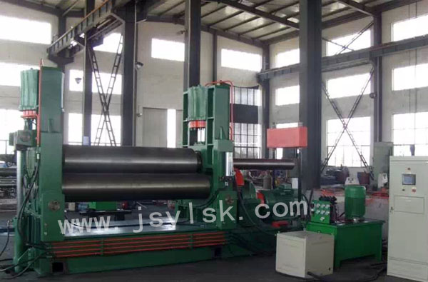 液壓三輥(gun)對稱式卷闆機