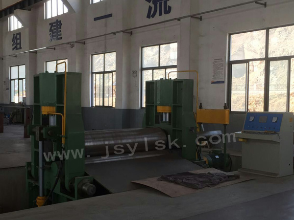 中小(xiao)型上輥萬能式卷(juan)闆機