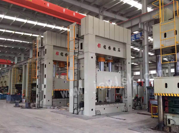 YL27系(xi)列框架式液壓(yā)機