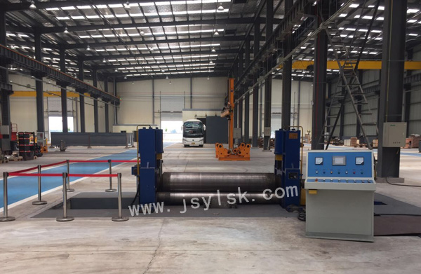 中小(xiǎo)型上輥萬能式卷(juàn)闆機