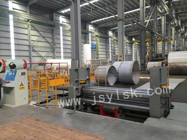 中(zhong)小型上(shang)輥萬能(néng)式卷闆(pǎn)機