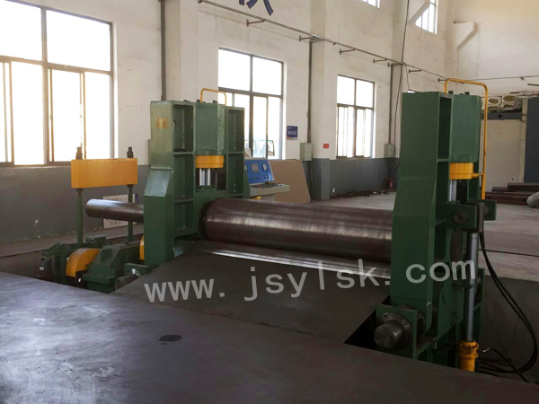 中小型上輥萬(wàn)能式卷闆機