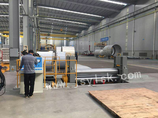 中小(xiao)型上輥(gun)萬能式(shì)卷闆機(jī)