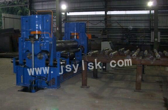 中小型(xíng)上輥萬能式卷闆(pǎn)機