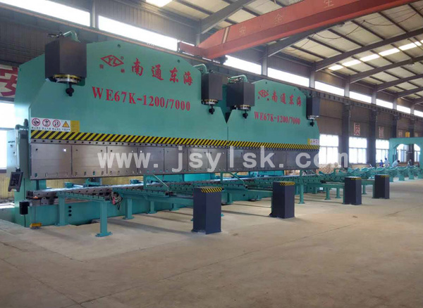 WC67Y/E系列雙(shuāng)機聯動折彎機