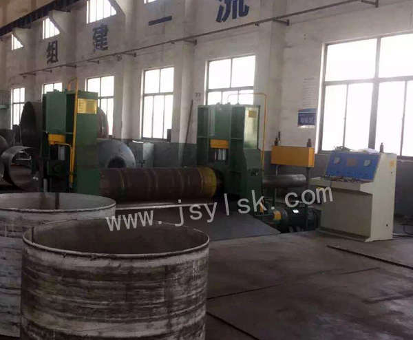 中小型上(shàng)輥萬能式卷闆機(jī)