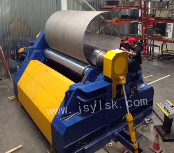 四輥卷闆機(jī)