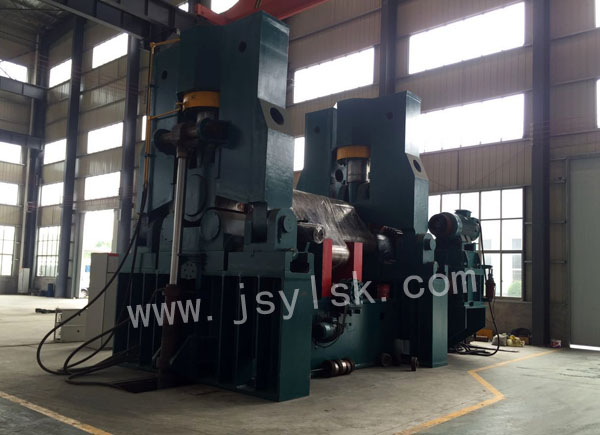 大型上(shàng)輥萬能式卷闆(pǎn)機