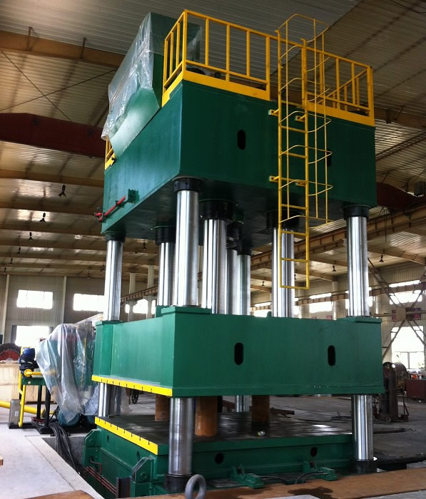 YL32-630四(si)柱液壓(yā)機