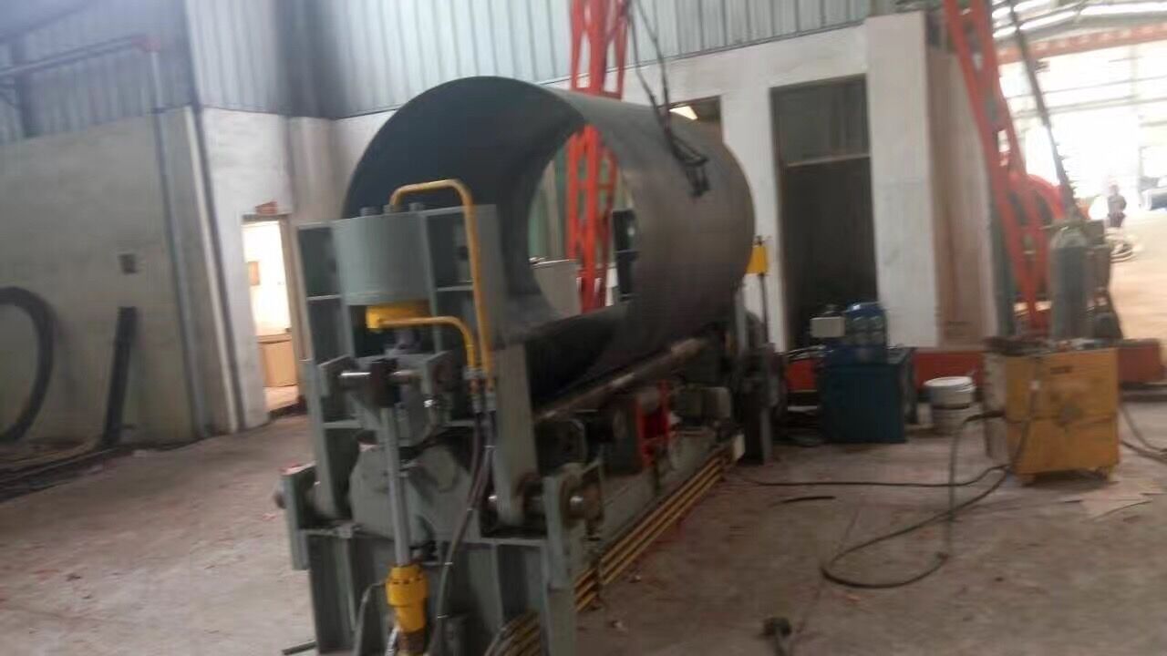 卷闆機安(ān)裝調試