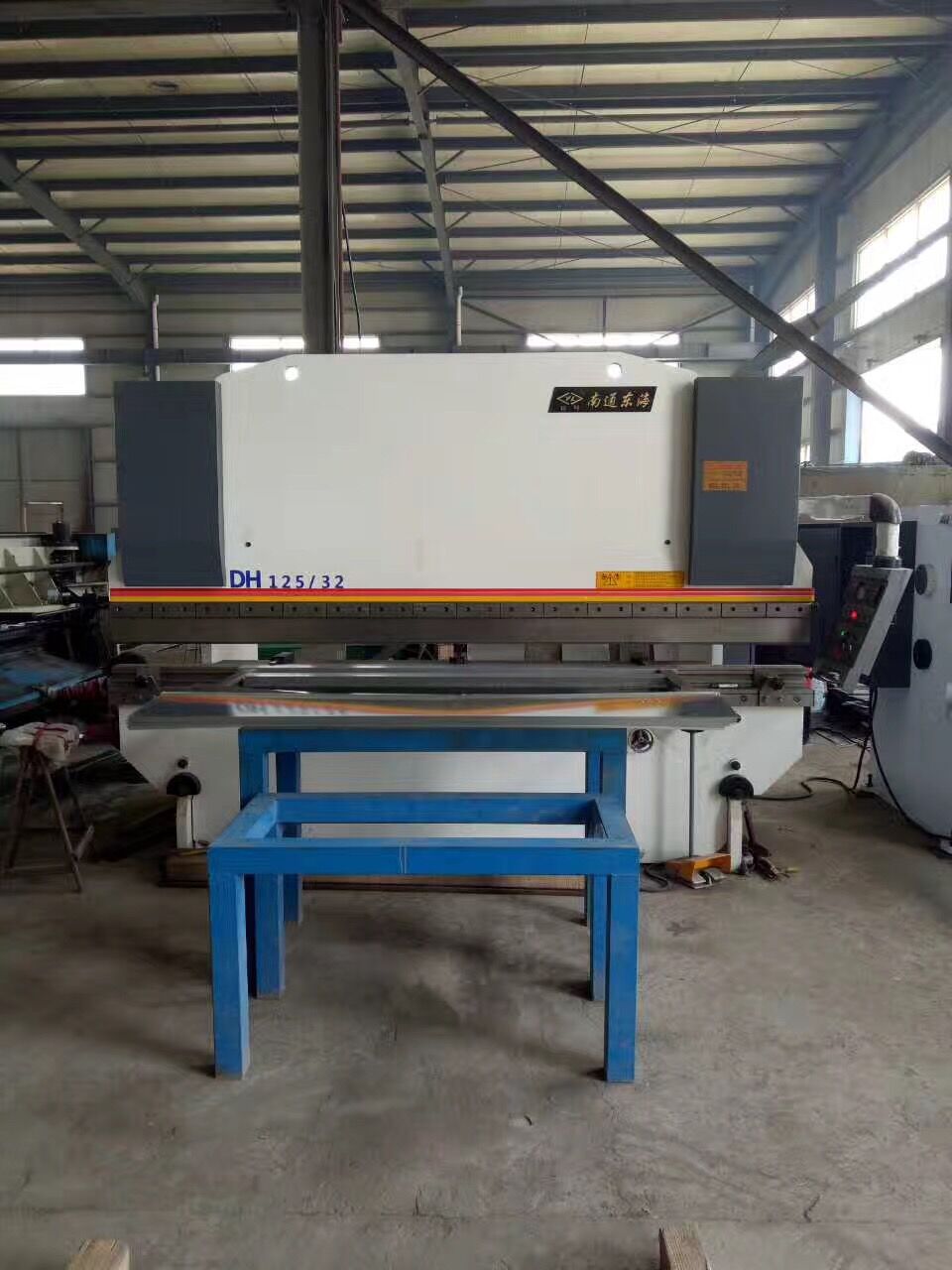 南通(tōng)東海機(ji)床制造(zao)集團剪(jian)闆機折(she)彎機客(ke)戶使用(yong)案例