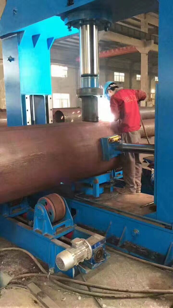 南(nan)通東海機床集(jí)團制管/鐵塔專(zhuān)用設備