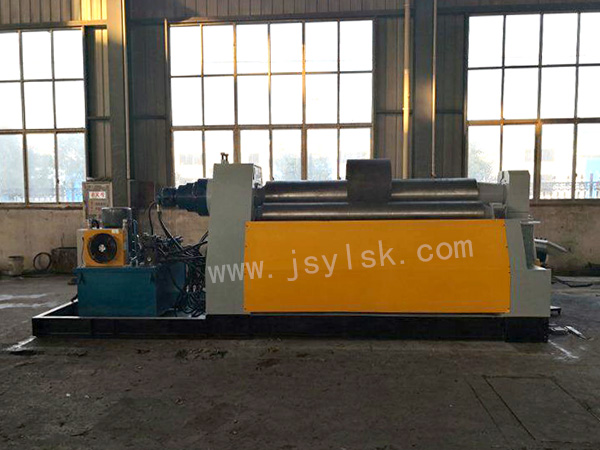 四輥(gun)卷闆機(ji)