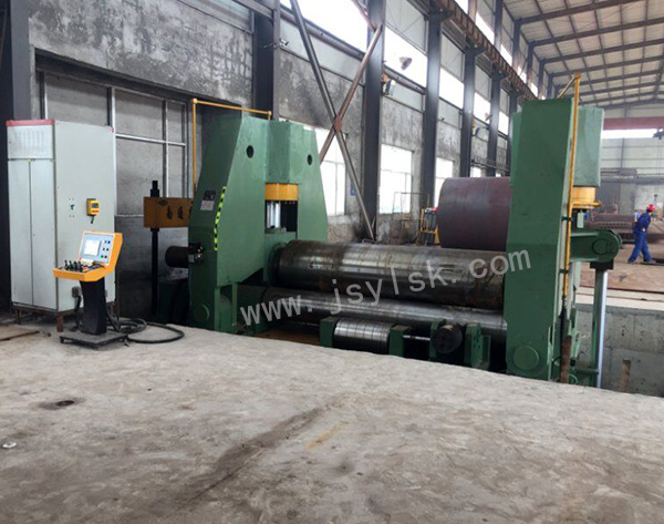 大(da)型上輥萬(wàn)能式卷闆(pan)機