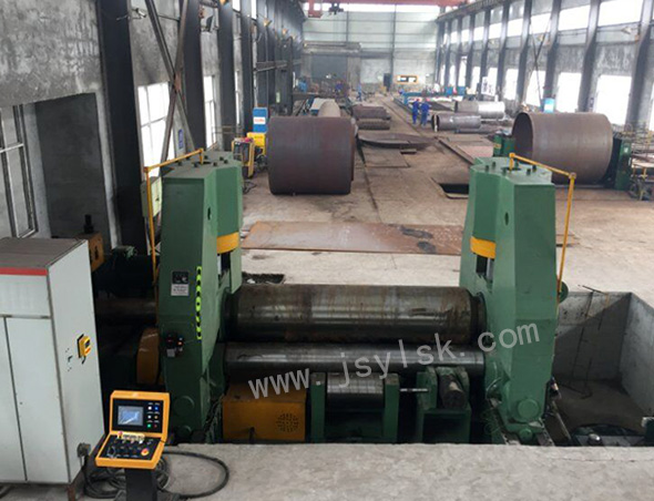 大(da)型上輥萬(wàn)能式卷闆(pan)機