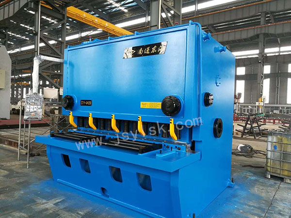 QC11Y-40*2500剪闆機