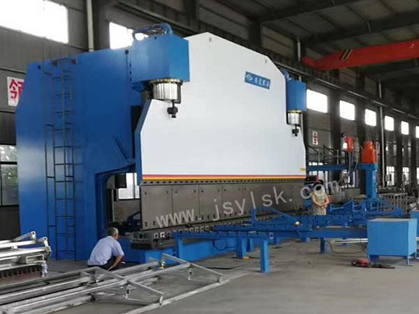 WE67K-1600/8000大(dà)型折彎機