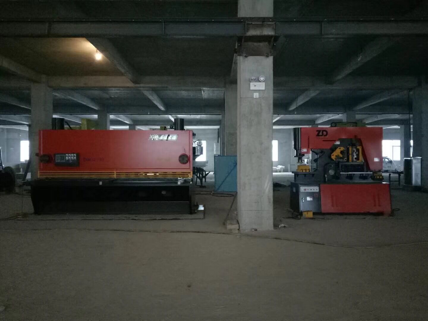 東(dong)海剪闆機沖床