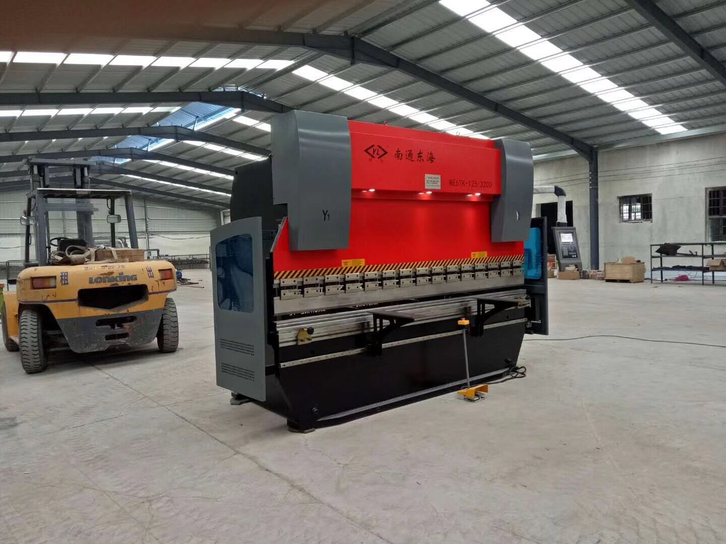 東(dōng)海數控折彎(wan)機