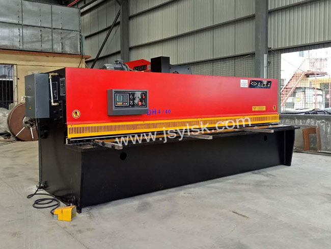 QC12Y-4*4000液(ye)壓剪闆機