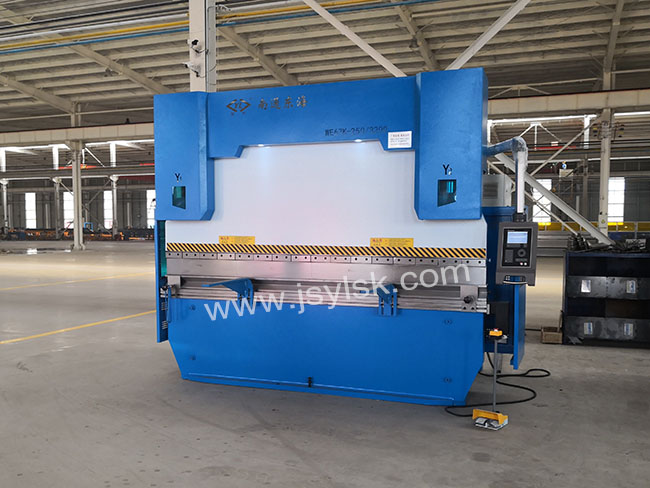 WE67K-250/3200數(shu)控折彎機