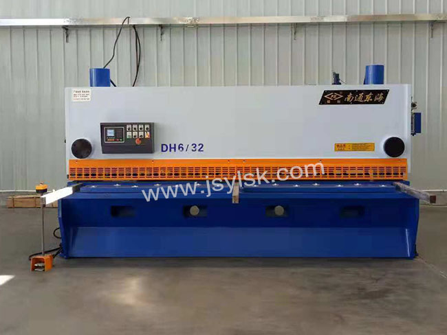 QC11Y-6*3200液(yè)壓剪闆(pan)機