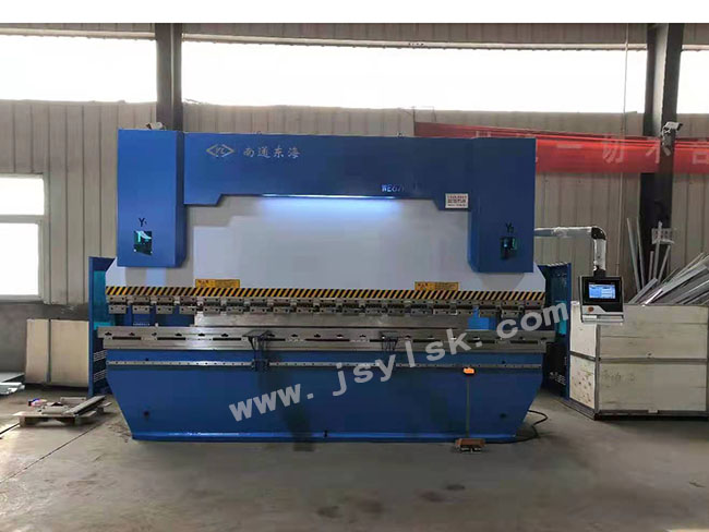 WE67K系(xi)列數控折彎機(jī)