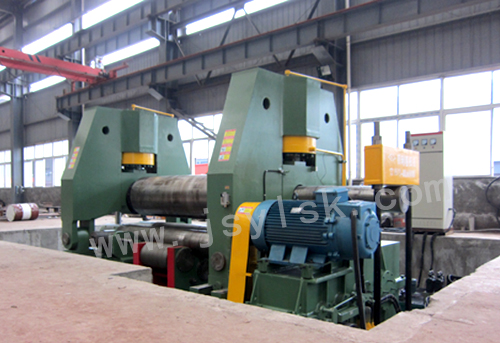 大型(xíng)上輥萬能式卷(juàn)闆機