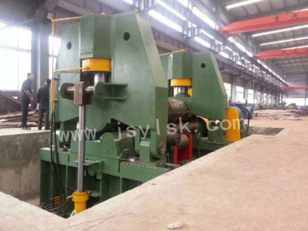 大(da)型上輥萬能式(shì)卷闆機